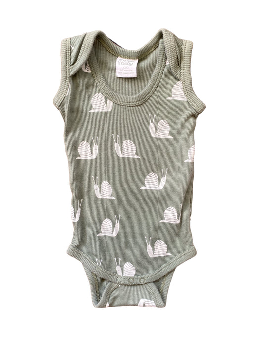 Nature Baby romper | Size: 0-3 months | GUC