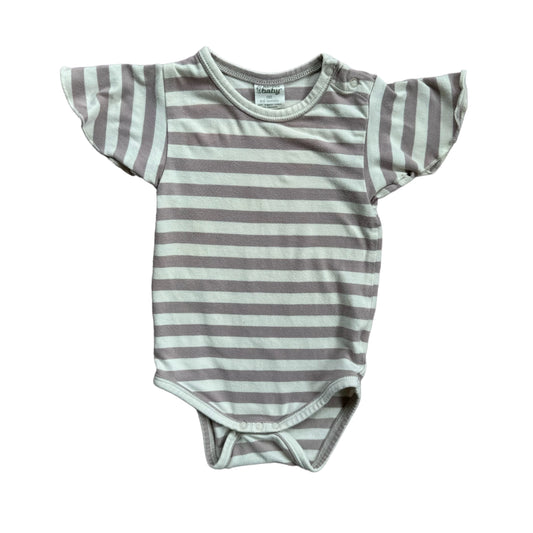 Nature baby bodysuit| 3-6 months | EUC