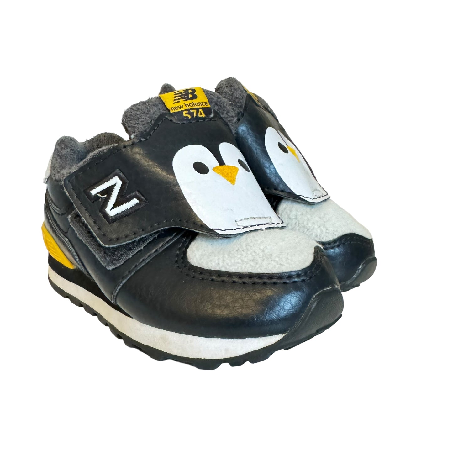 New Balance 574 penguin sneaker | GUC | black | US6 | 12.5cm